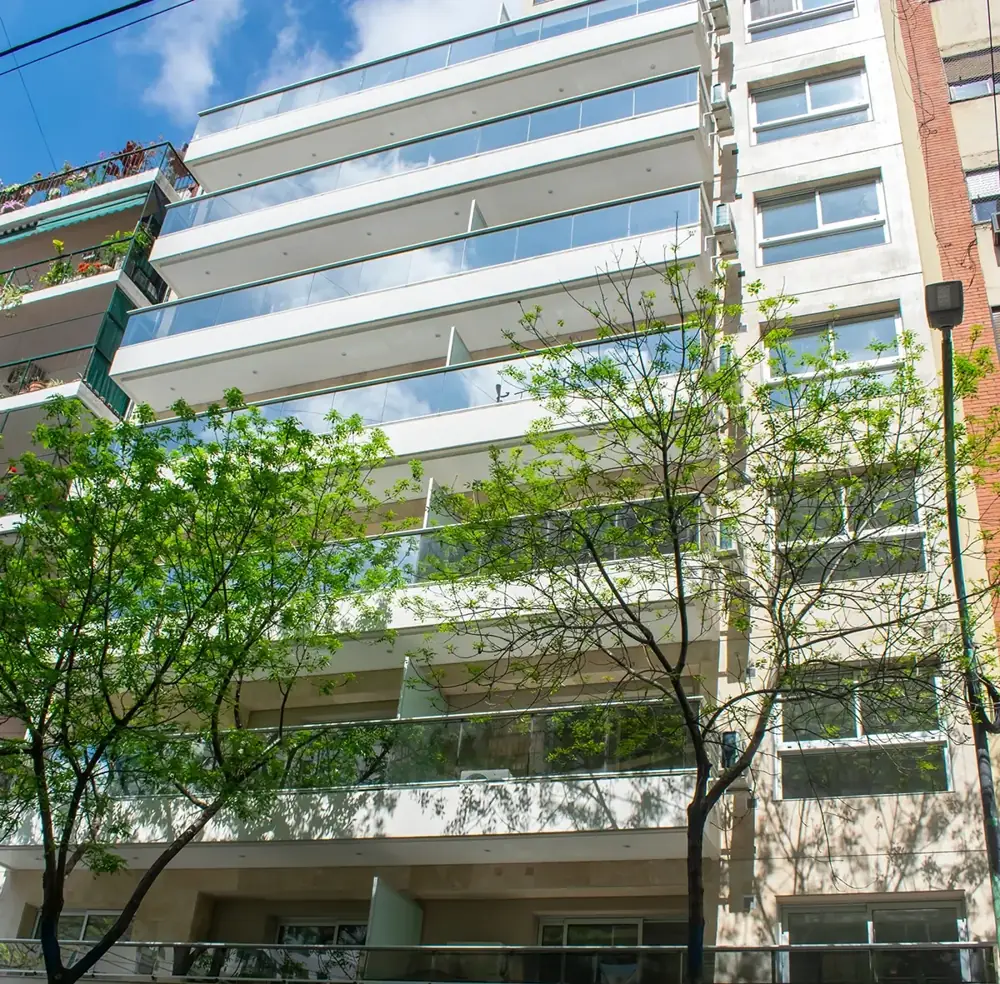 Fachada de edificio residencial sobre la calle Vidal